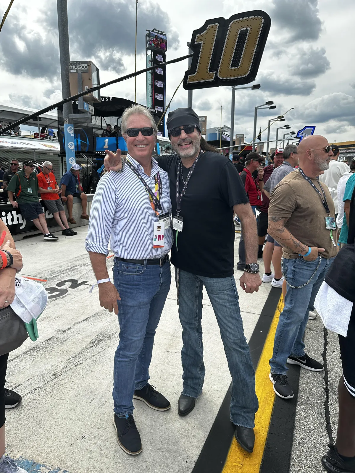 Robert 'Bob' Zinzell, automotive real estate specialist